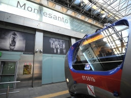 Cumana, alla stazione di Montesanto consegnato il primo dei nuovi treni
