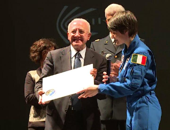 Il presidente De Luca incontra Samantha Cristoforetti al Teatro San Carlo