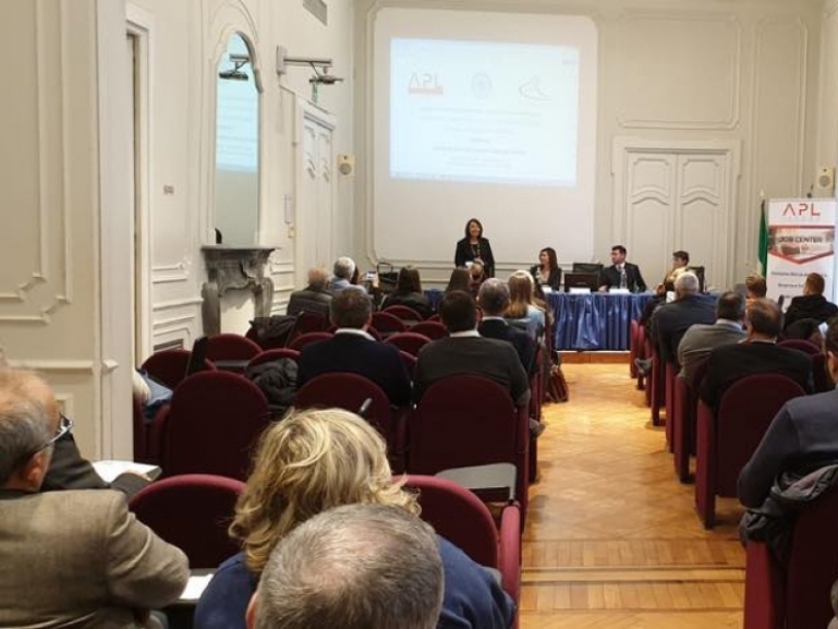 Incontro presso l' Ordine dei Commercialisti di Napoli per presentare le misure regionali