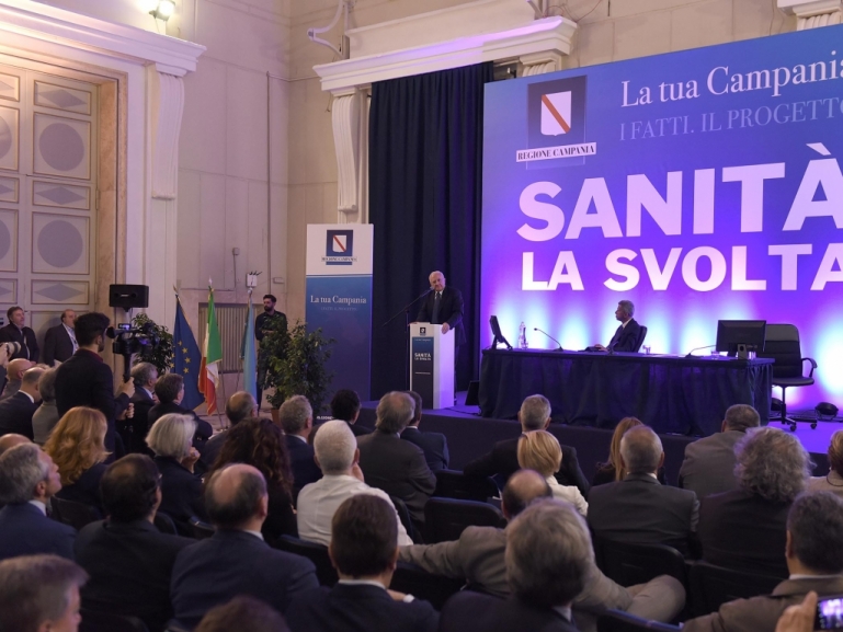 Sanità, dal tavolo tecnico a Roma l'ok agli adempimenti per la fine del commissariamento. De Luca: Vicini ad una svolta