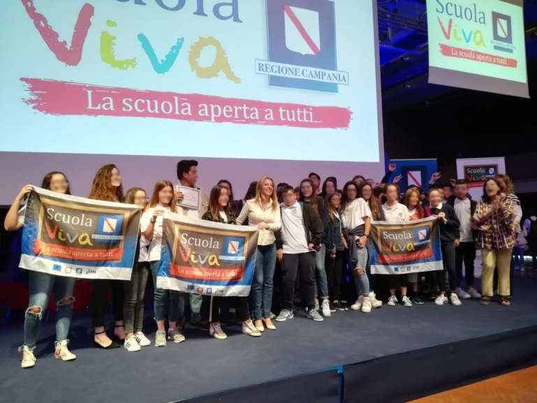 Istruzione, al via la "3 giorni per la Scuola": migliaia di studenti a Città della Scienza