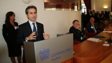 Crisi, Caldoro agli industriali irpini: "Regione investe in aree interne"