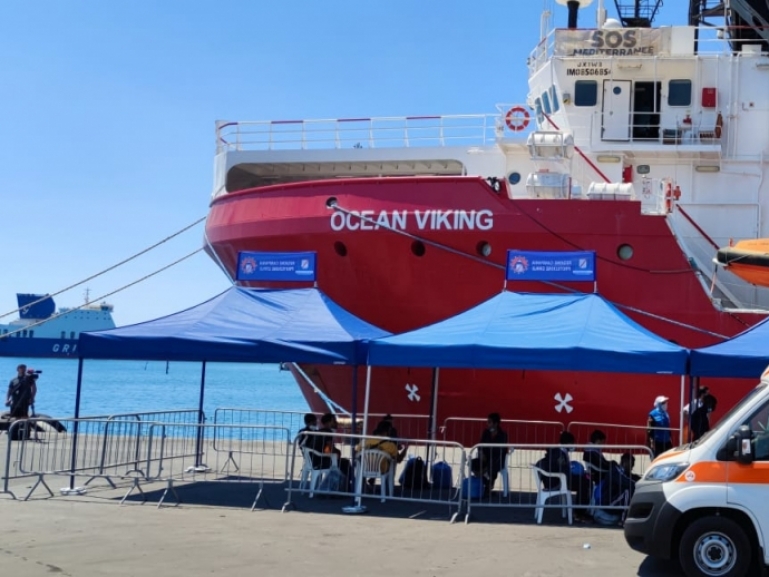 DE LUCA: "BLOCCARE GLI SBARCHI. QUARANTENA A BORDO PER LA ‘OCEAN VIKING’"