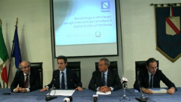 Banda larga, Caldoro: "Campania prima regione per copertura internet veloce"