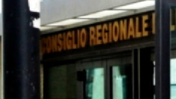 Rifiuti, Caldoro: "Dopo 20 anni la Regione ha il piano"