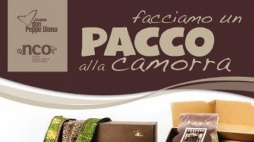 "Facciamo un pacco alla camorra"