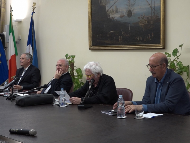 Mostre, a Castel dell'Ovo "Le stanze di Tato Russo". De Luca: Un omaggio a un uomo libero e un grande artista