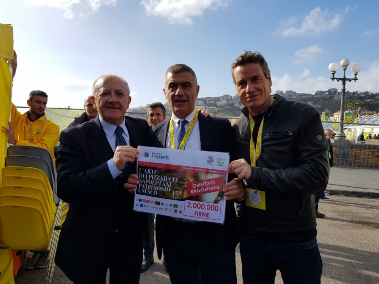 Il presidente De Luca al Villaggio Coldiretti di Napoli