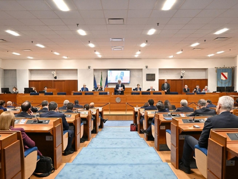 Seduta di insediamento del nuovo Consiglio regionale: presentato il programma di governo