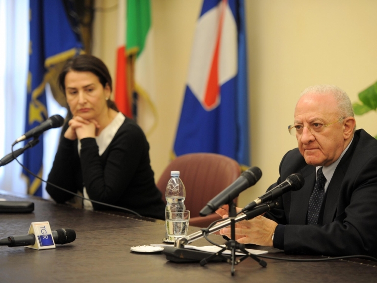 Procreazione medicalmente assistita anche nel sistema sanitario pubblico della Campania. De Luca: atto di civiltà
