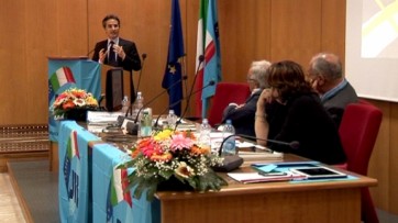 Il presidente Caldoro al convegno "Ricostruire" promosso da UIL Campania
