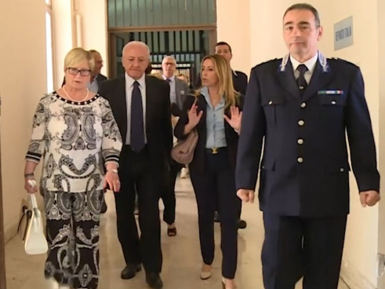 Dalla Regione 430 mini frigo per i detenuti del carcere di Poggioreale