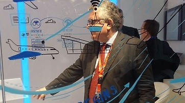 Farnborough Airshow 2016: conferenza dell'assessore Lepore e del presidente del Cira Carrino