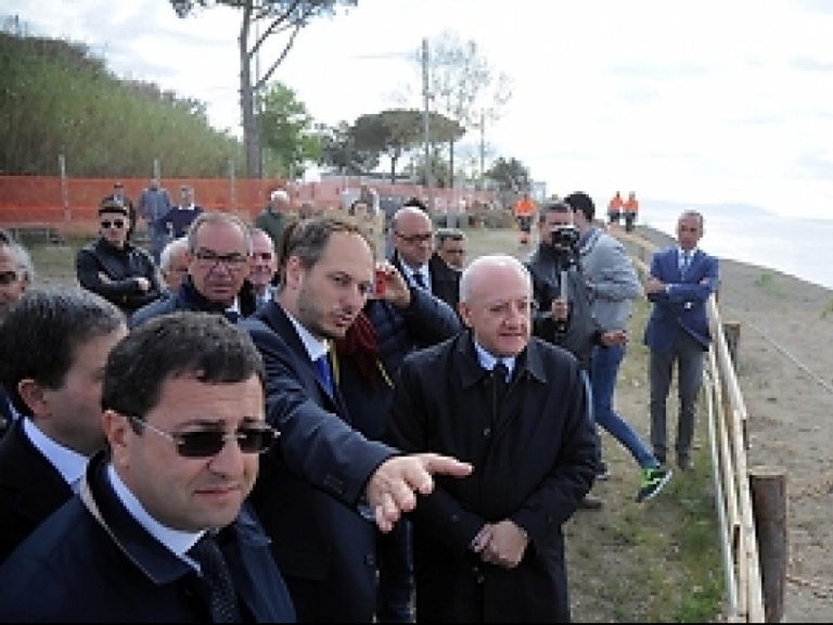 Il presidente De Luca in sopralluogo a Monte di Procida