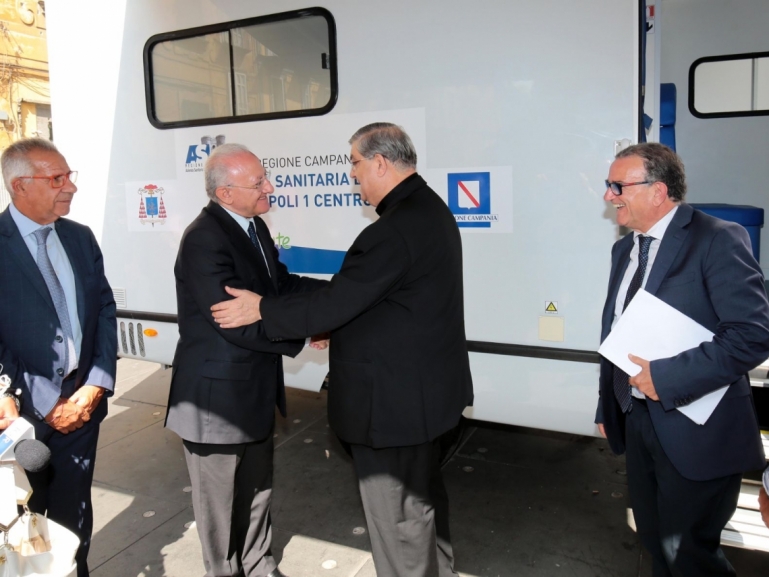 Il Presidente della Regione inaugura il progetto "Camper sanitario - Unità mobile per assistenza ai senza fissa dimora"