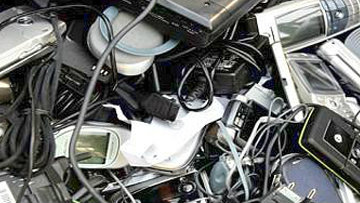 Rifiuti da apparecchiature elettriche ed elettroniche, domani conferenza stampa