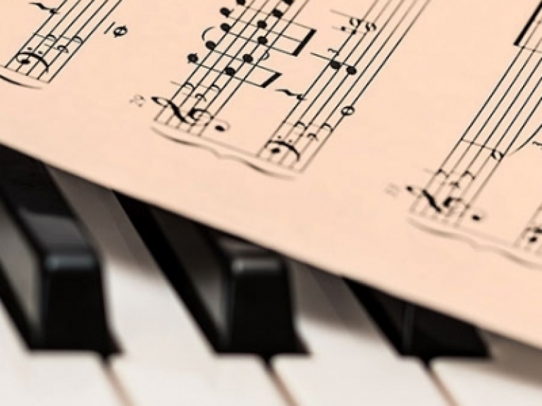 Interventi di sostegno e coordinamento delle attività legate all'industria musicale del territorio campano. Individuazione di un soggetto attuatore