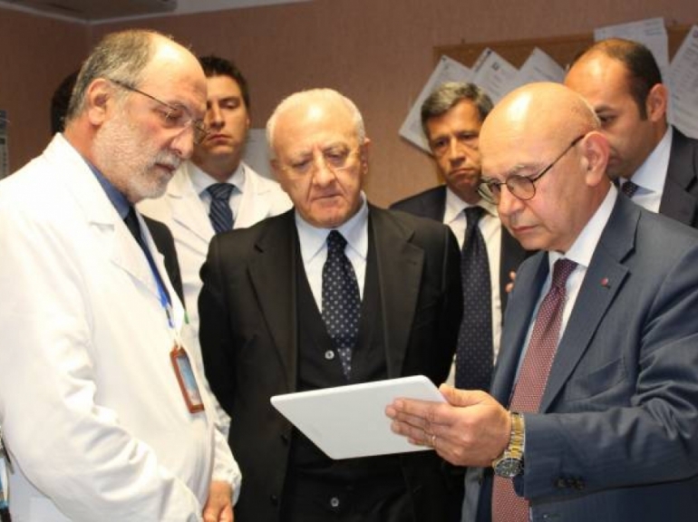 Il Presidente De Luca in visita al Pineta Grande Hospital di Castel Volturno