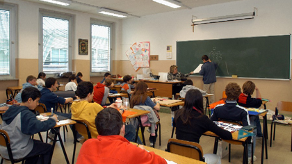 Anno scolastico, il messaggio di auguri del presidente Stefano Caldoro