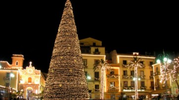 Festività, la penisola sorrentina s’illumina d’inverno