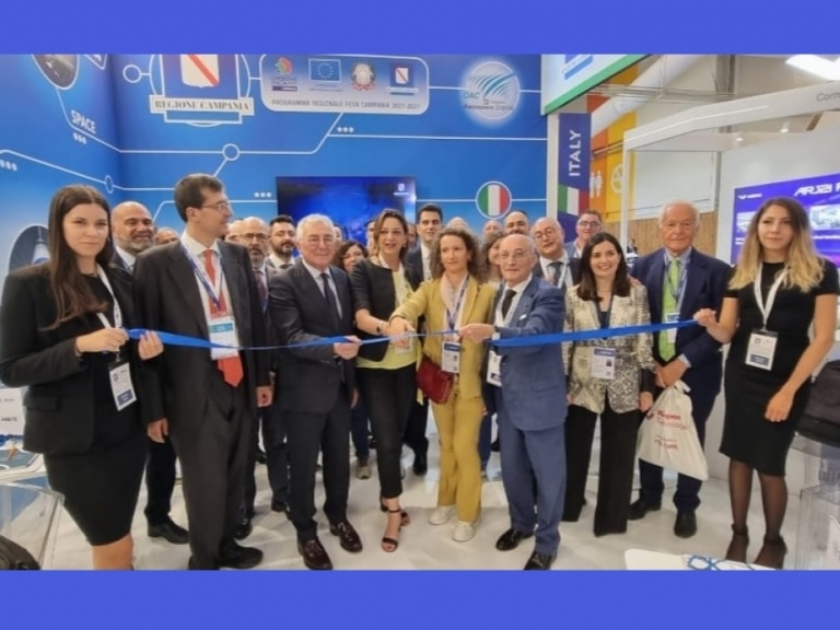 Inizio della missione collettiva della Campania al salone dell’aeronautica e dello spazio “ Paris Air Show 2023”, – in programma presso l’aeroporto di Le Bourget (Parigi) dal 19 al 25 giugno 2023