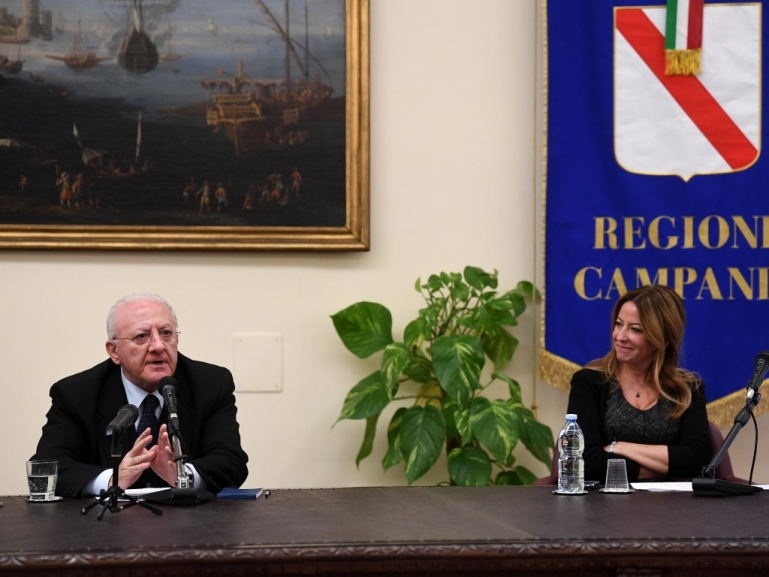 Parte “Scuola Viva in quartiere”: 7 progetti, 80 istituti, 50 associazioni e oltre 4mila ragazzi coinvolti. De Luca: l’istruzione una nostra priorità