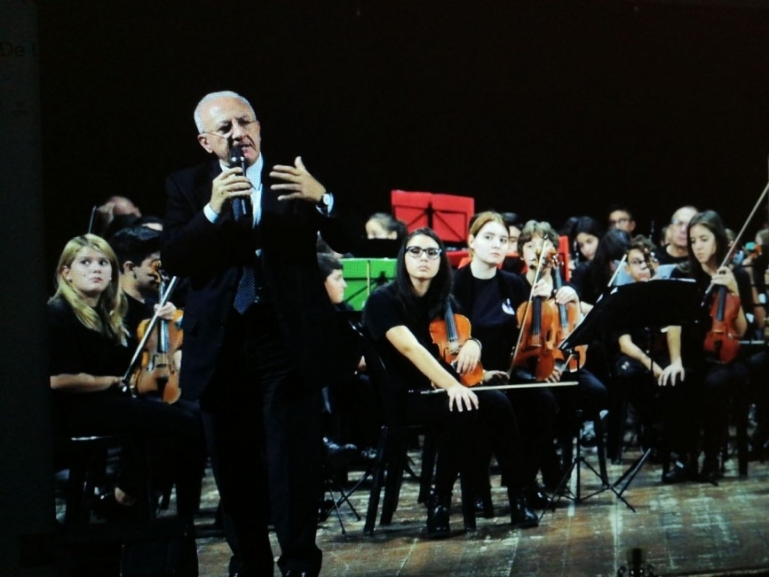 De Luca incontra le scuole per l'inaugurazione dell'anno 2017-2018