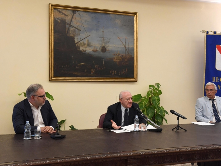 Trasporti, presentato il bando per 76 nuove assunzioni in Air. De Luca: Il nostro impegno per la mobilità in Irpinia