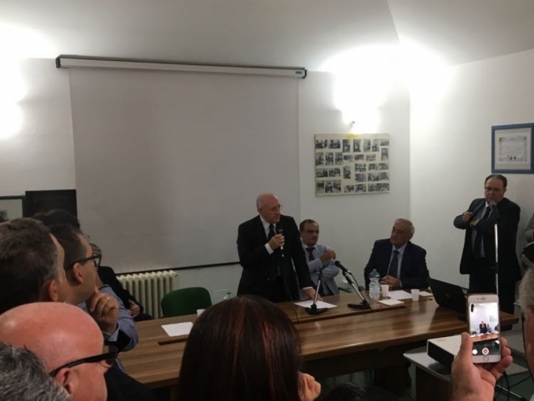 Ospedale di Polla: ad Oculistica arriva il laser ad eccimeri