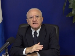 IMPEGNO CONCRETO PER LE MAMME E PER LA SCUOLA – DICHIARAZIONE DEL PRESIDENTE DE LUCA