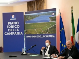 PRESENTATO IL PIANO IDRICO DELLA CAMPANIA. DE LUCA: GUARDIAMO AL FUTURO, ALLE GIOVANI GENERAZIONI