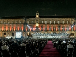 "Regione Lirica 2021", il Teatro San Carlo ritorna in piazza Plebiscito