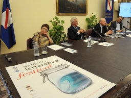 Cultura, presentato il programma di Salerno Letteratura. De Luca: dalla Regione iniziative uniche in Italia 