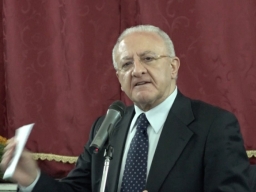 Due anni di governo per la provincia di Caserta; l'intervento del presidente De Luca all'incontro pubblico di Santa Maria a Vico