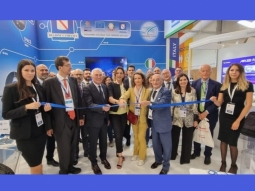 Inizio della missione collettiva della Campania al salone dell’aeronautica e dello spazio “ Paris Air Show 2023”, – in programma presso l’aeroporto di Le Bourget (Parigi) dal 19 al 25 giugno 2023