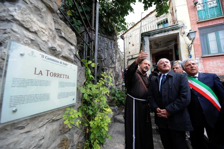 Il presidente De Luca visita a Pietrelcina i luoghi natali di San Pio