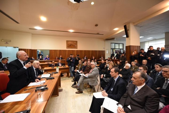 Vincenzo De Luca ad Avellino