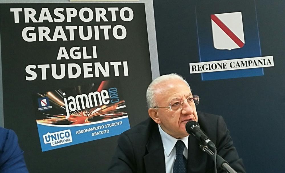 Trasporto gratuito agli studenti: De Luca presenta l'iniziativa