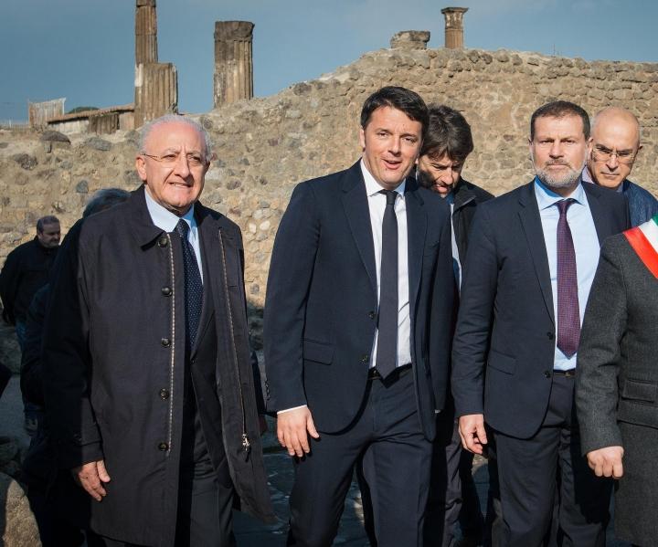 Matteo Renzi e Vincenzo De Luca a Pompei - 24/12/2015