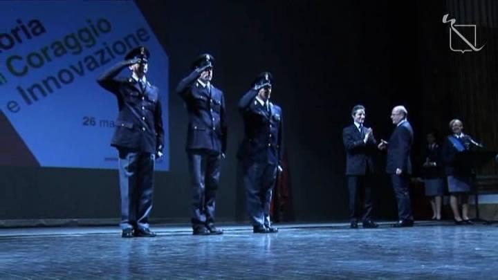 Caldoro alla Festa della Polizia 2012