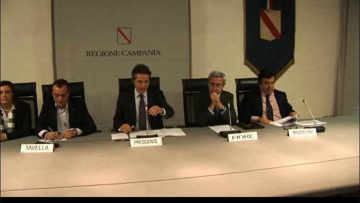 Crisi, Caldoro: “Nei momenti difficili è necessaria una grande coesione"