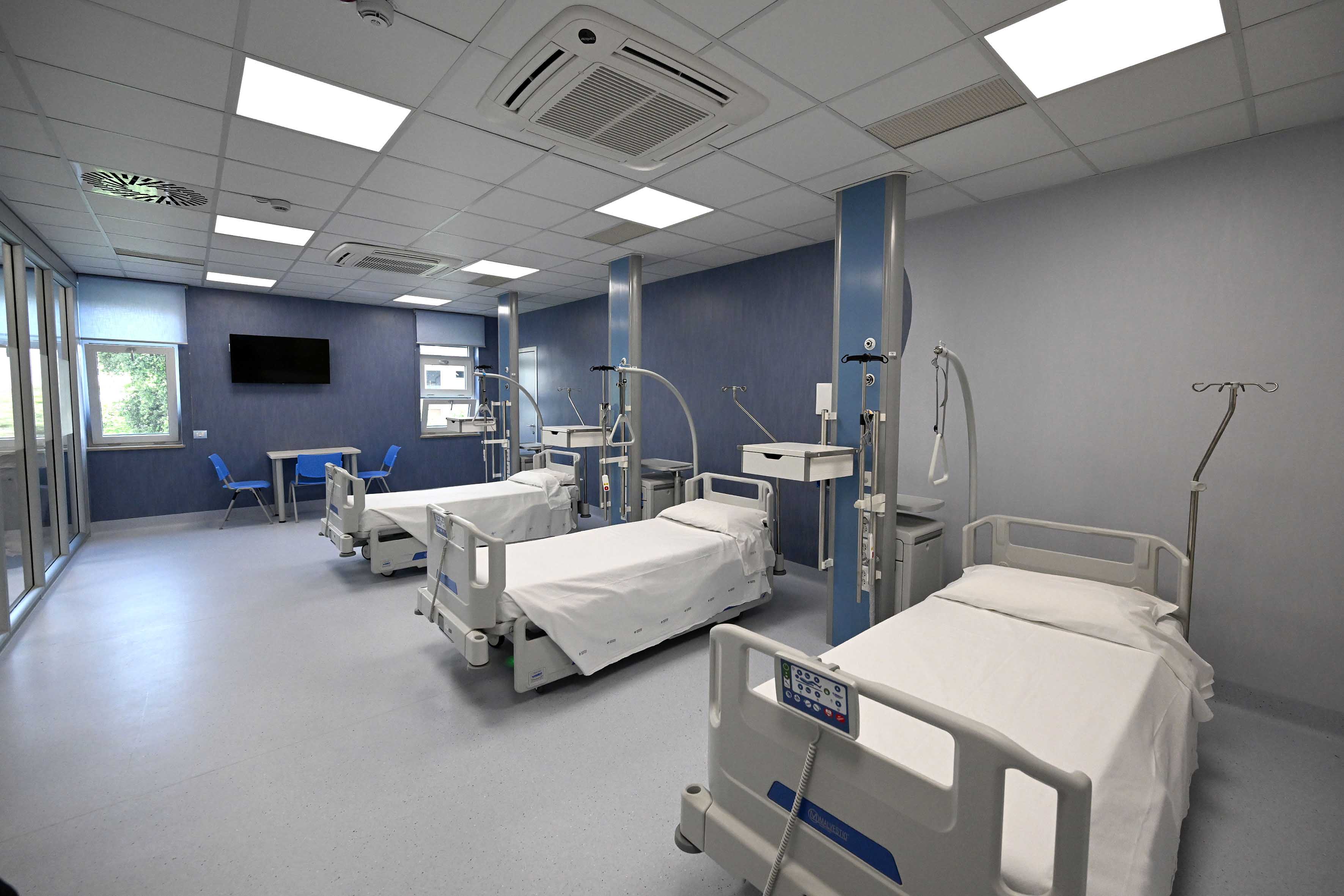 De Luca partecipa all'inaugurazione di nuovi reparti al presidio ospedaliero CTO