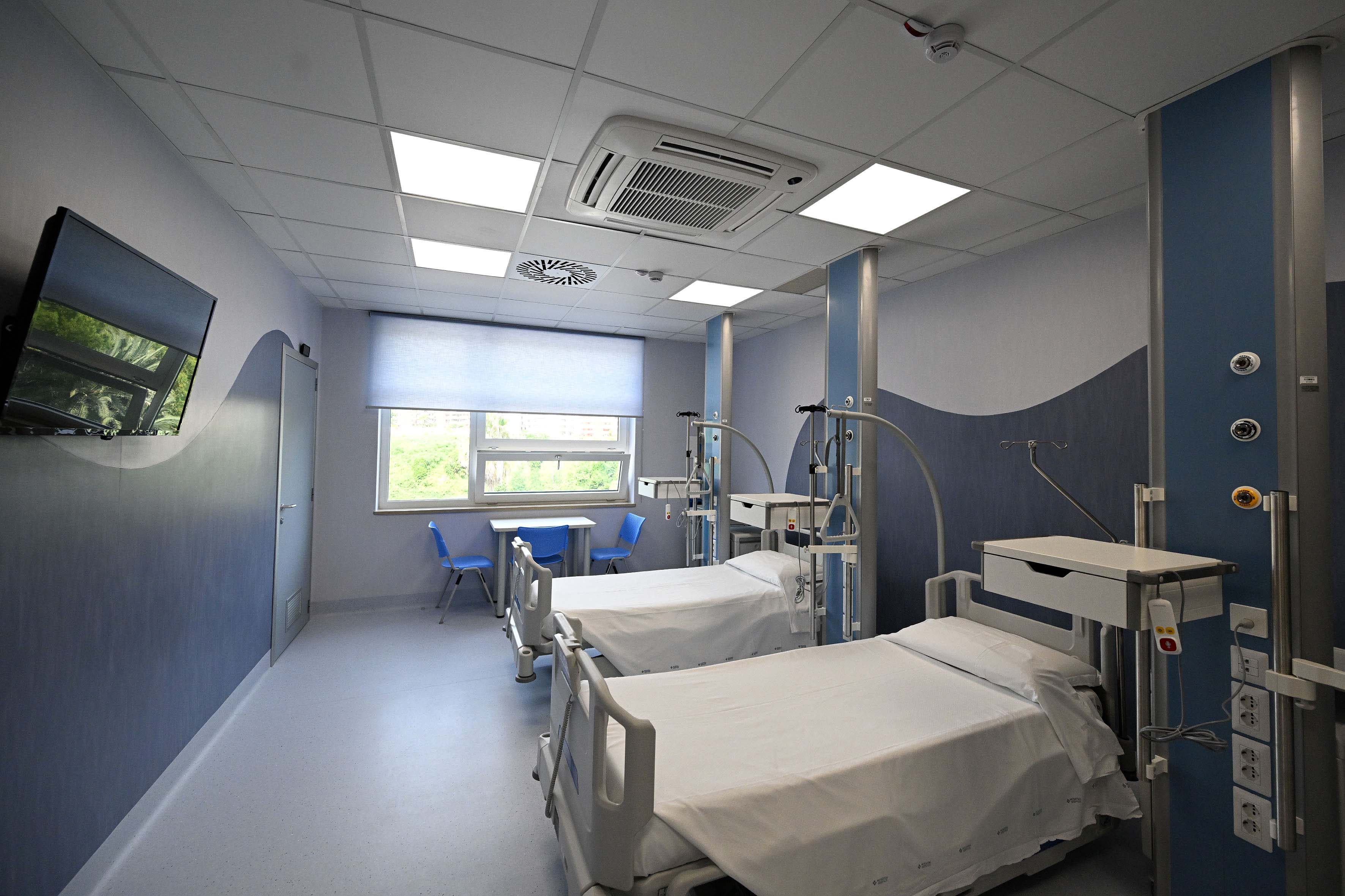 De Luca partecipa all'inaugurazione di nuovi reparti al presidio ospedaliero CTO