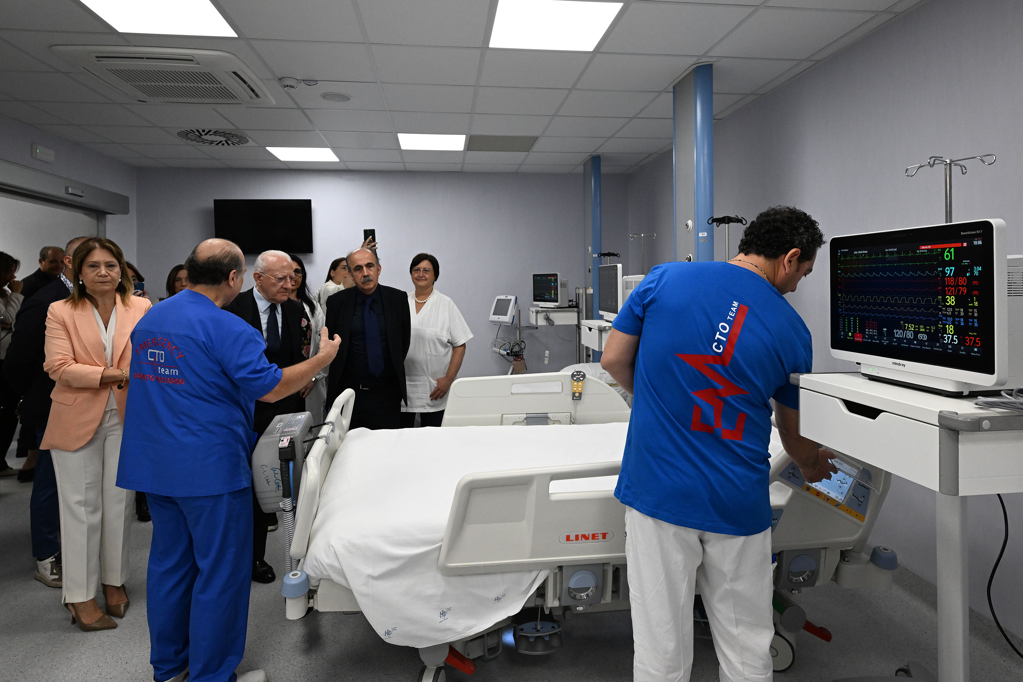 De Luca partecipa all'inaugurazione di nuovi reparti al presidio ospedaliero CTO