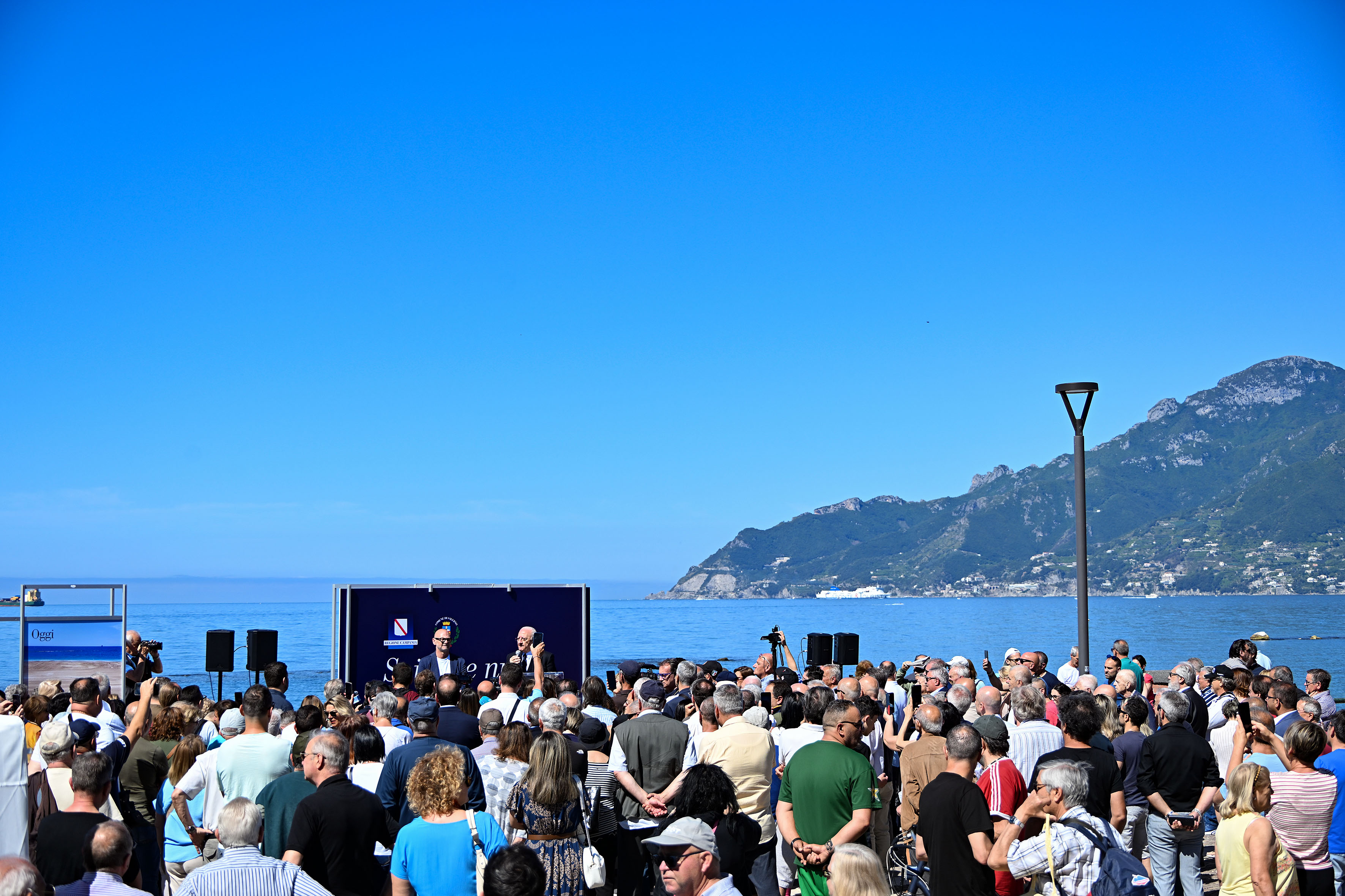 de_luca-nuove_spiagge_salerno