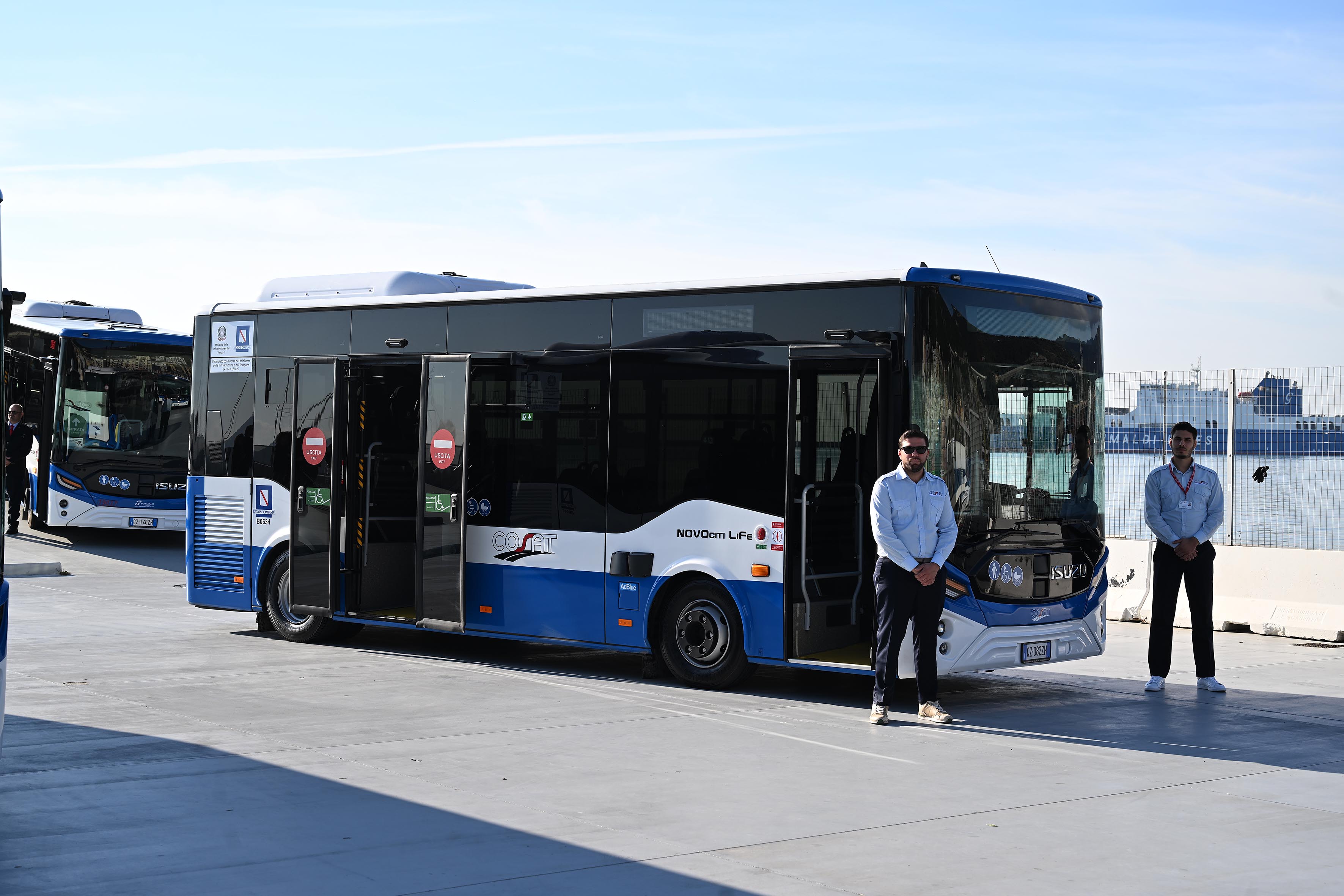 de_luca-consegna_autobus_salerno-