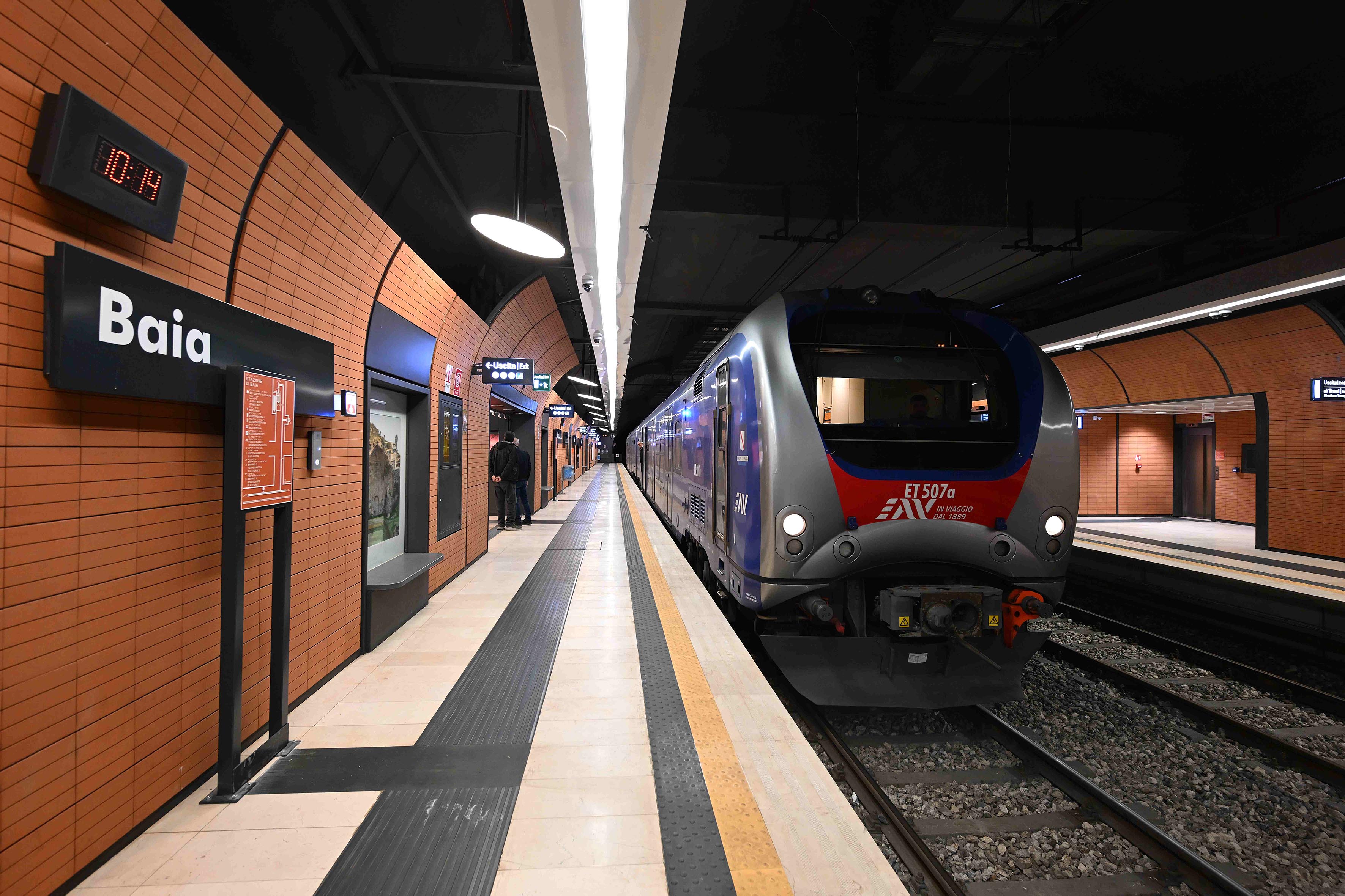 Inaugurazione della nuova stazione di Baia