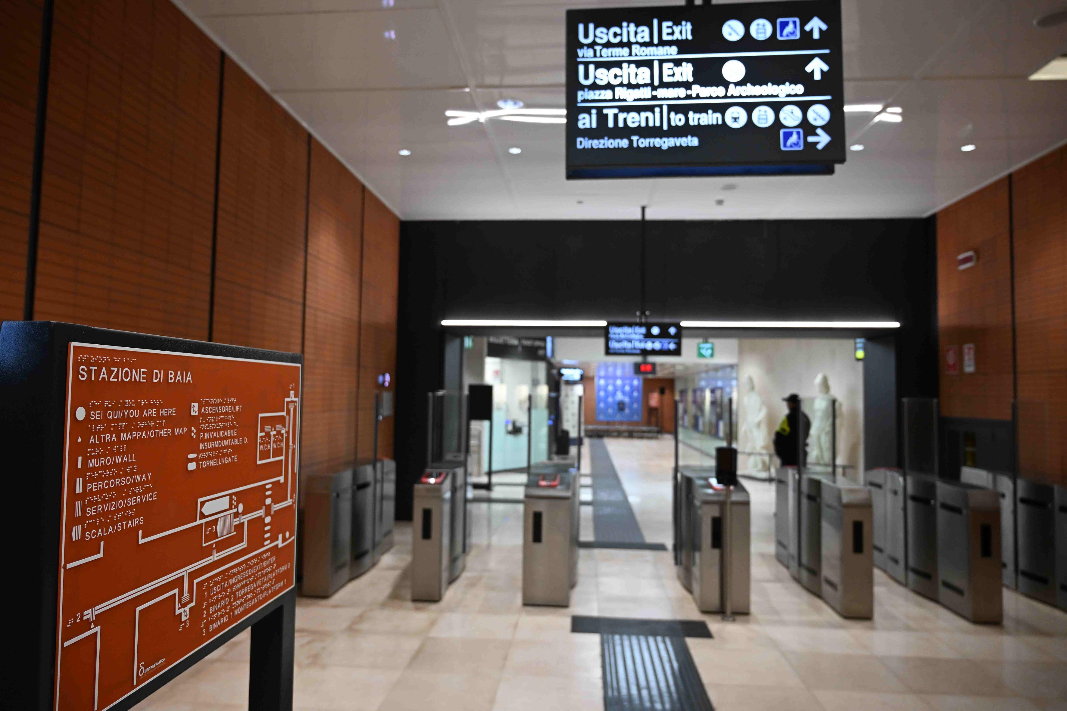 Inaugurazione della nuova stazione di Baia