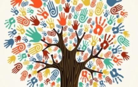 Immagine albero multicolore con rami che abbracciano
